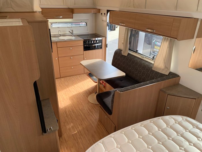 2014 Jayco Journey Outback 17.55-3 Pop Top