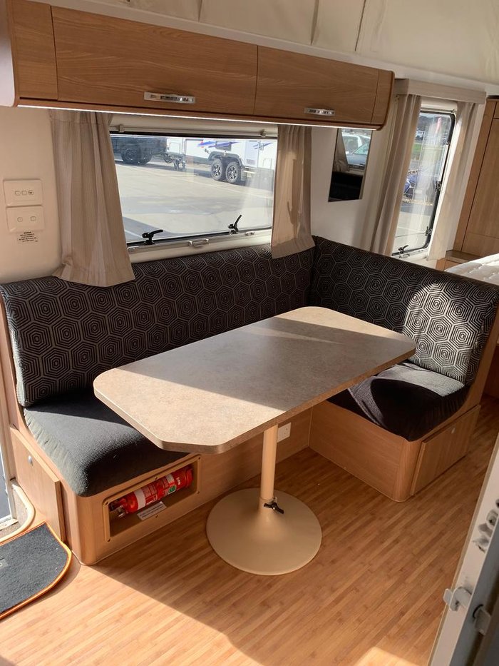 2014 Jayco Journey Outback 17.55-3 Pop Top