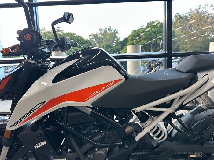 2022 Ktm 390 DUKE WHITE