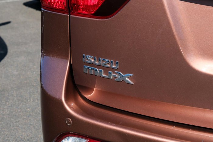 2015 Isuzu MU-X LS-M
