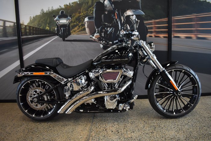 2025 Harley-davidson FXBR BREAKOUT (117) VIVID BLACK