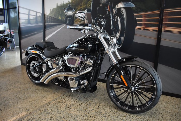 2025 Harley-davidson FXBR BREAKOUT (117) VIVID BLACK