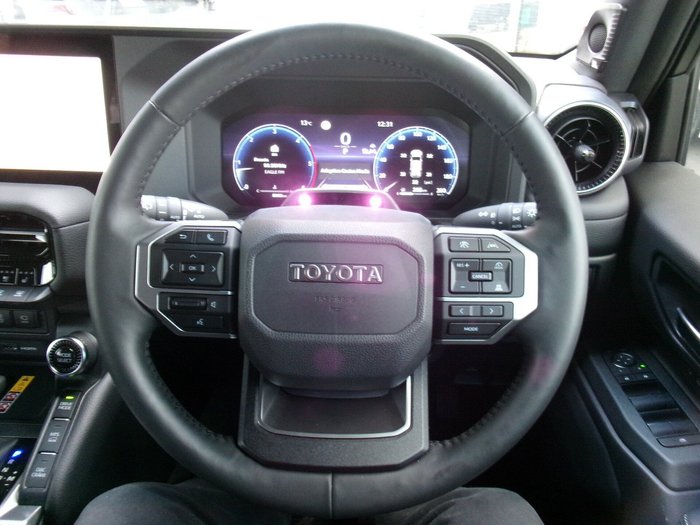 2024 Toyota Landcruiser Prado