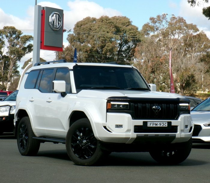 2024 Toyota Landcruiser Prado