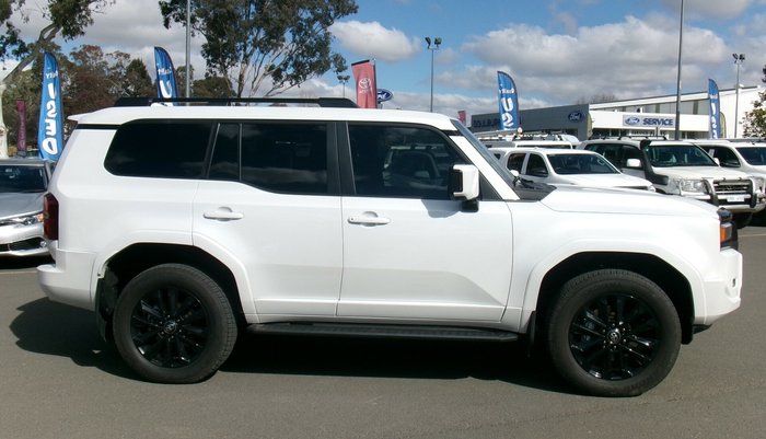 2024 Toyota Landcruiser Prado