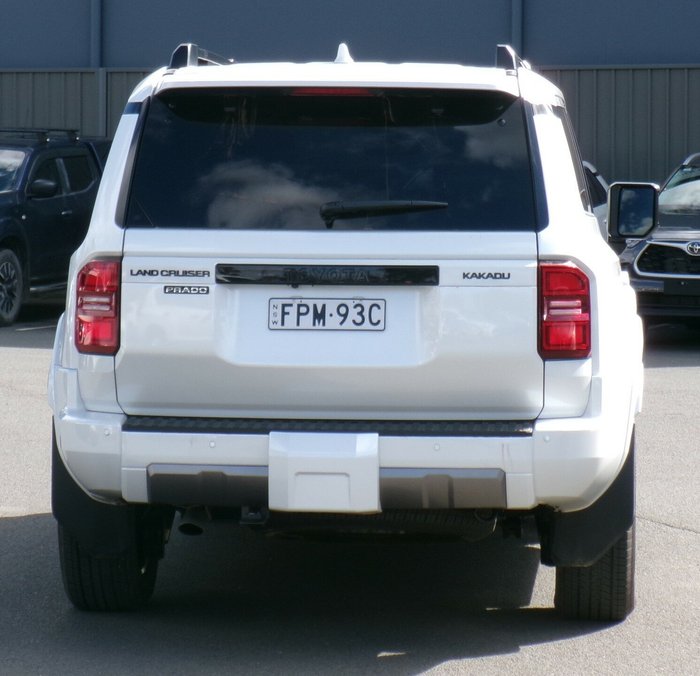2024 Toyota Landcruiser Prado