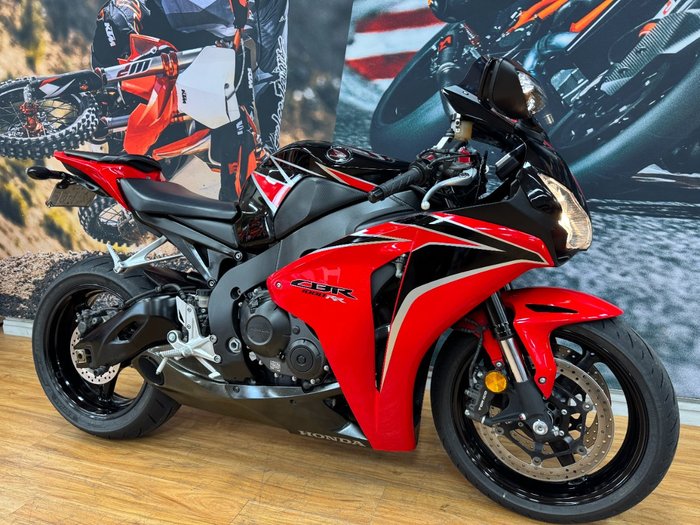 2010 Honda CBR1000RR (FIREBLADE) RED