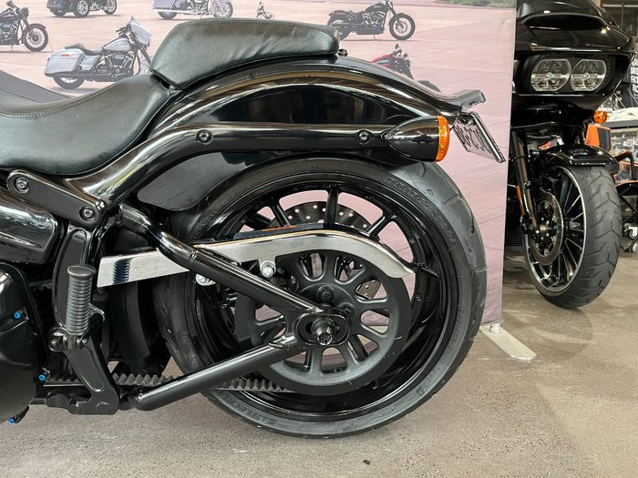 2016 Harley-davidson FXSB SOFTAIL BREAKOUT Black