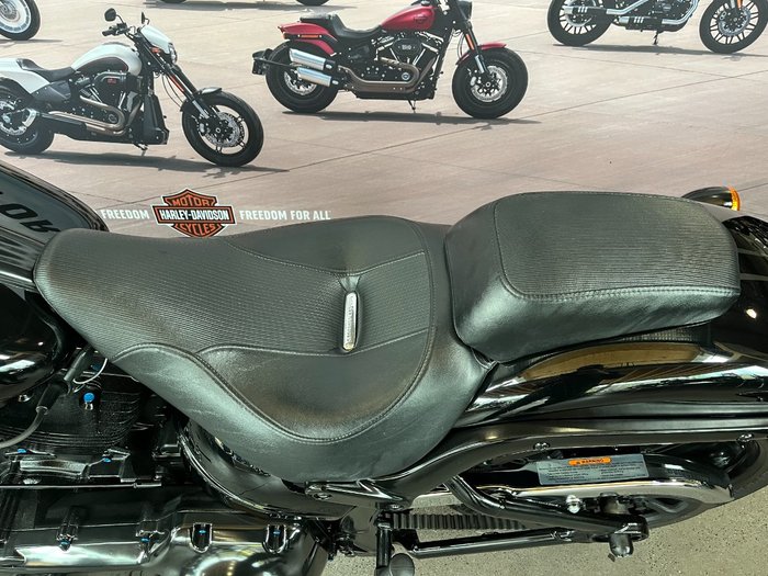 2016 Harley-davidson FXSB SOFTAIL BREAKOUT Black