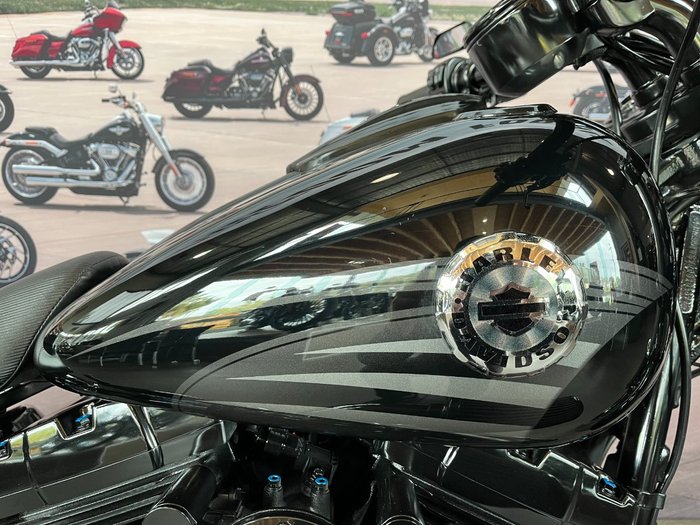 2016 Harley-davidson FXSB SOFTAIL BREAKOUT Black