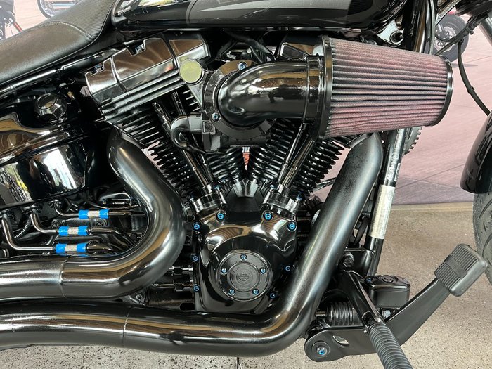 2016 Harley-davidson FXSB SOFTAIL BREAKOUT Black