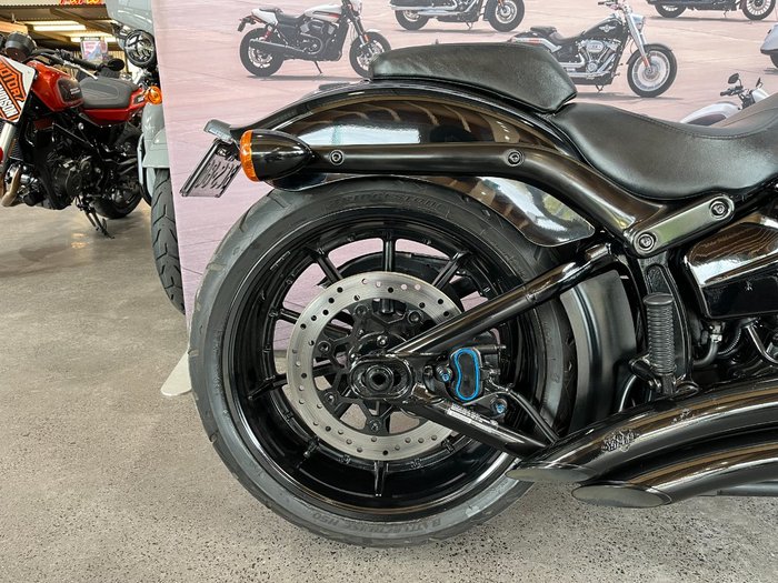 2016 Harley-davidson FXSB SOFTAIL BREAKOUT Black