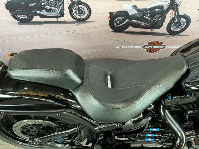 2016 Harley-davidson FXSB SOFTAIL BREAKOUT Black