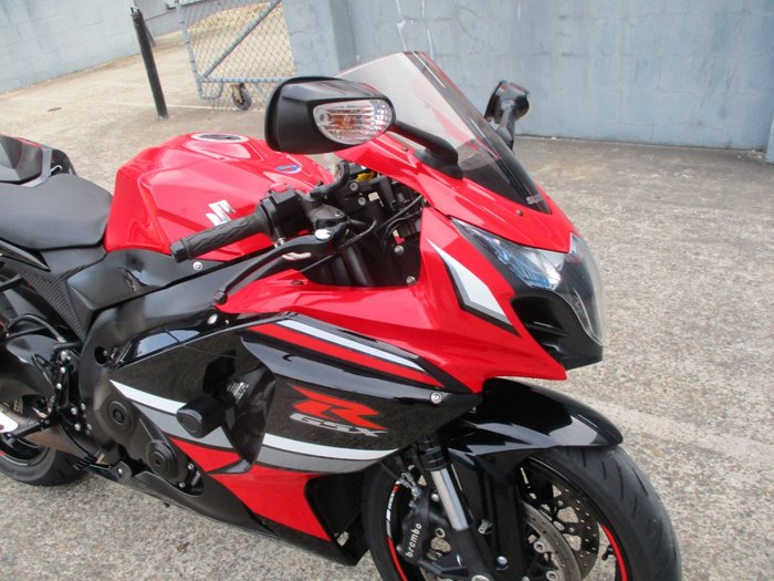 2016 Suzuki GSX-R1000 RED