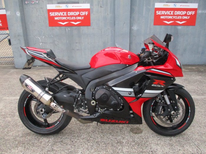2016 Suzuki GSX-R1000 RED