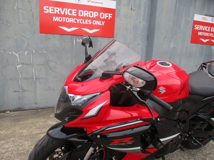 2016 Suzuki GSX-R1000 RED