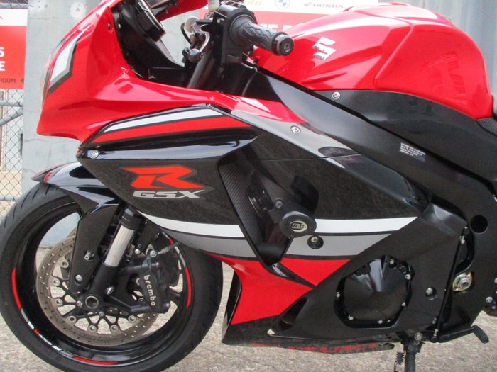 2016 Suzuki GSX-R1000 RED