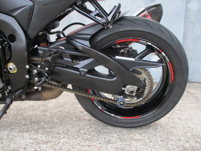 2016 Suzuki GSX-R1000 RED