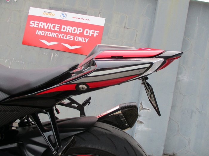 2016 Suzuki GSX-R1000 RED
