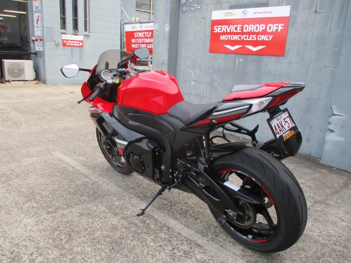 2016 Suzuki GSX-R1000 RED