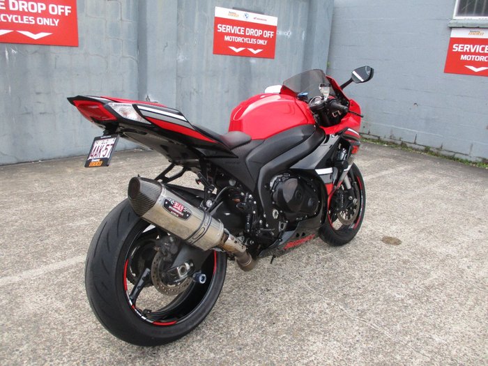 2016 Suzuki GSX-R1000 RED