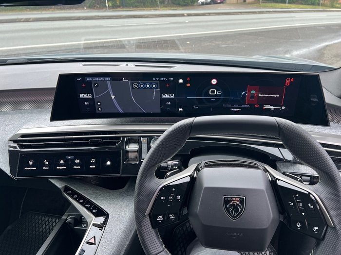 2025 Peugeot 5008 GT Premium e-DCS Hybrid