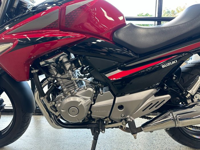 2015 Suzuki INAZUMA 250 (GW250) RED