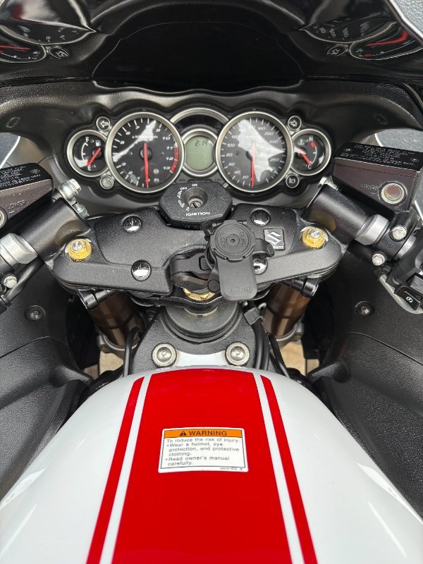 2017 Suzuki GSX1300RA (HAYABUSA) WHITE