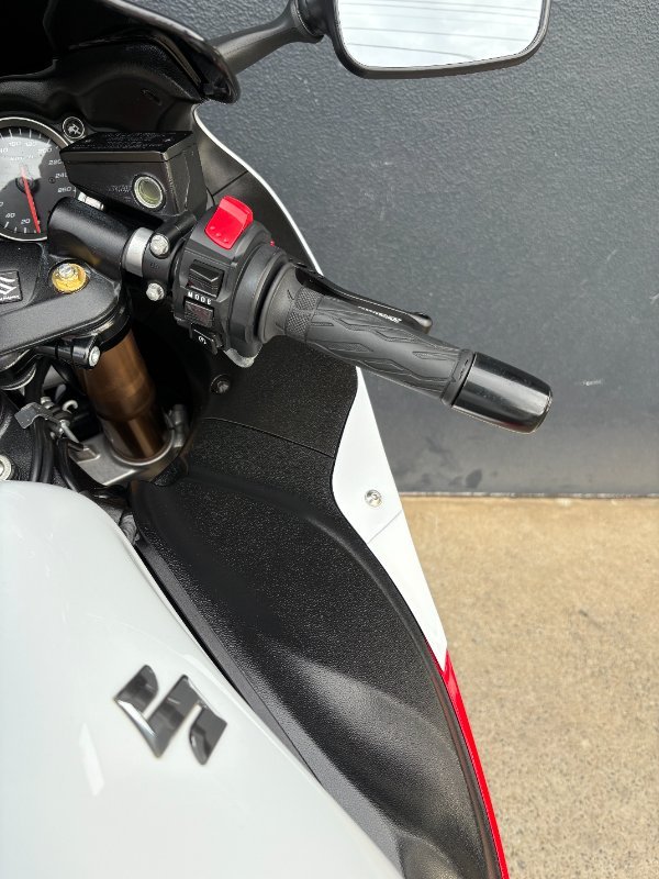 2017 Suzuki GSX1300RA (HAYABUSA) WHITE