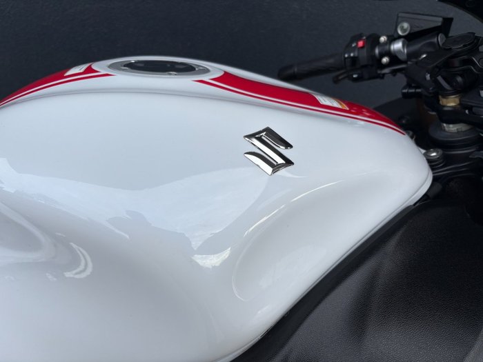 2017 Suzuki GSX1300RA (HAYABUSA) WHITE