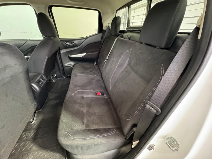 2020 Nissan Navara RX