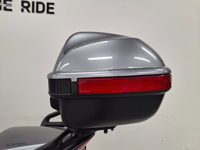 Honda 2011 HONDA 800CC VFR8009 Silver