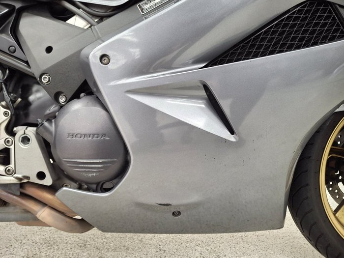 Honda 2011 HONDA 800CC VFR8009 Silver