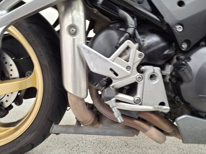 Honda 2011 HONDA 800CC VFR8009 Silver