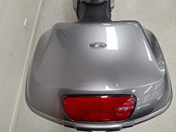 Honda 2011 HONDA 800CC VFR8009 Silver