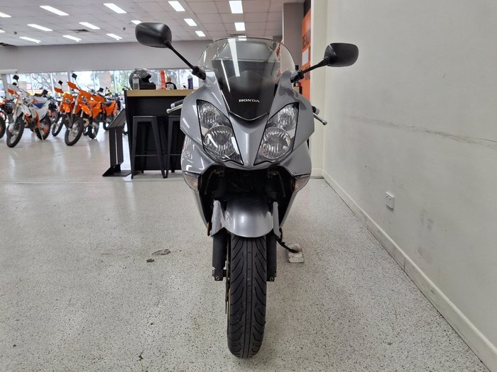 Honda 2011 HONDA 800CC VFR8009 Silver