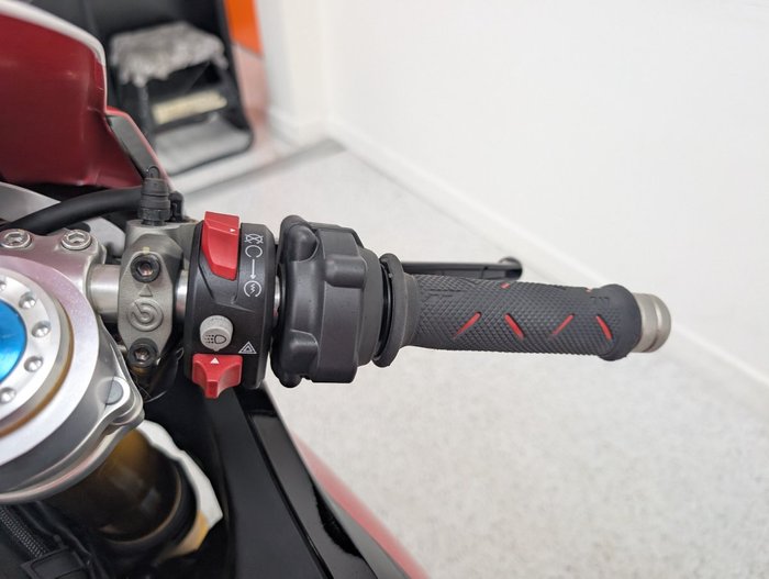 2023 DUCATI PANIGALE V2 BAYLISS 20TH ANNIV Red