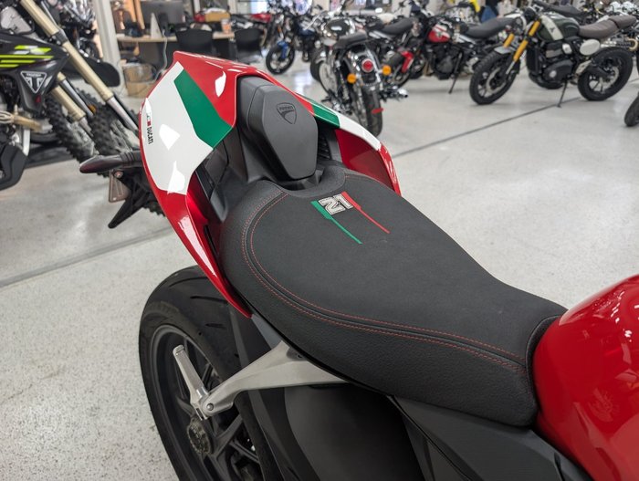 2023 DUCATI PANIGALE V2 BAYLISS 20TH ANNIV Red