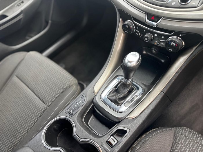 2015 Holden Ute VF MY15 Heron White