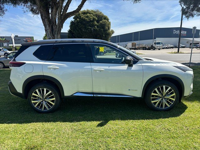 2025 Nissan T33 TI-L