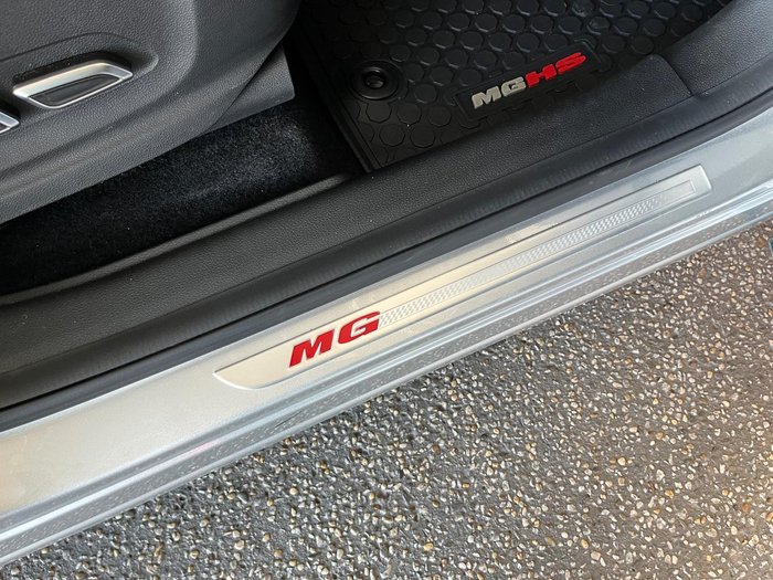 2023 MG HS Essence