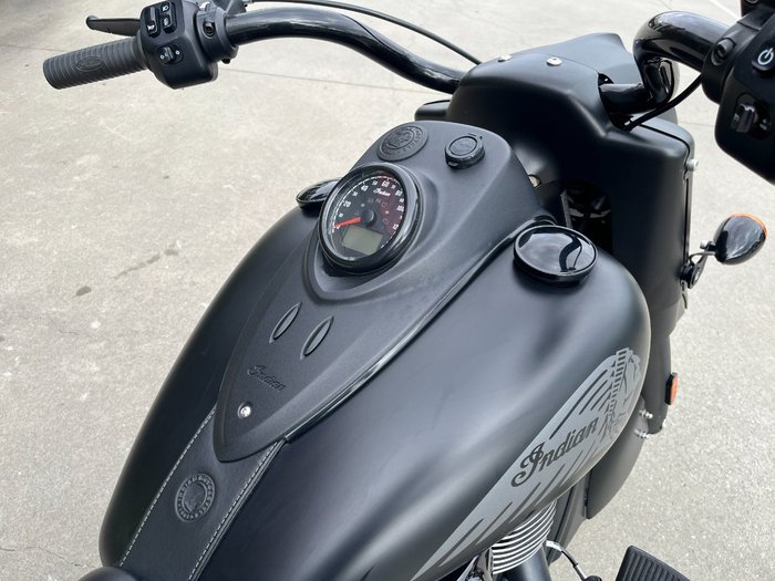 2021 Indian 2021 INDIAN 1900CC CHIEF VINTAGE DARK HORSE BLACK SMOKE CRUI Black
