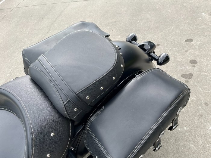 2021 Indian 2021 INDIAN 1900CC CHIEF VINTAGE DARK HORSE BLACK SMOKE CRUI Black