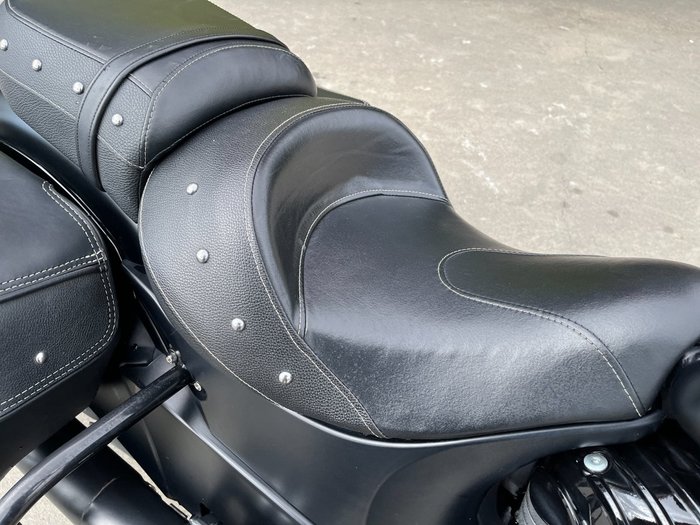 2021 Indian 2021 INDIAN 1900CC CHIEF VINTAGE DARK HORSE BLACK SMOKE CRUI Black