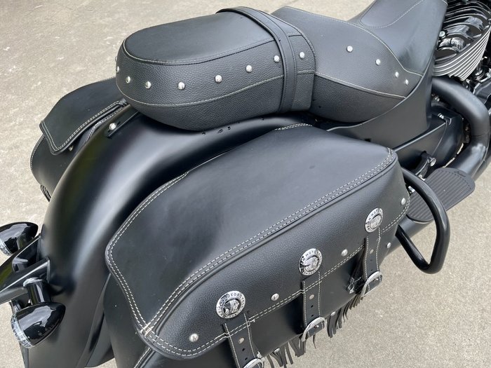 2021 Indian 2021 INDIAN 1900CC CHIEF VINTAGE DARK HORSE BLACK SMOKE CRUI Black