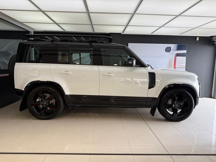 2025 Land Rover Defender 110 D350 X-Dynamic SE