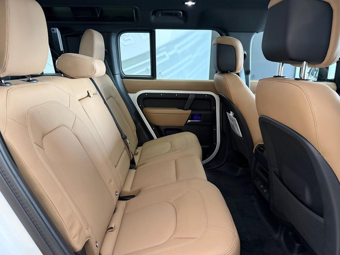 2025 Land Rover Defender 110 D350 X-Dynamic SE