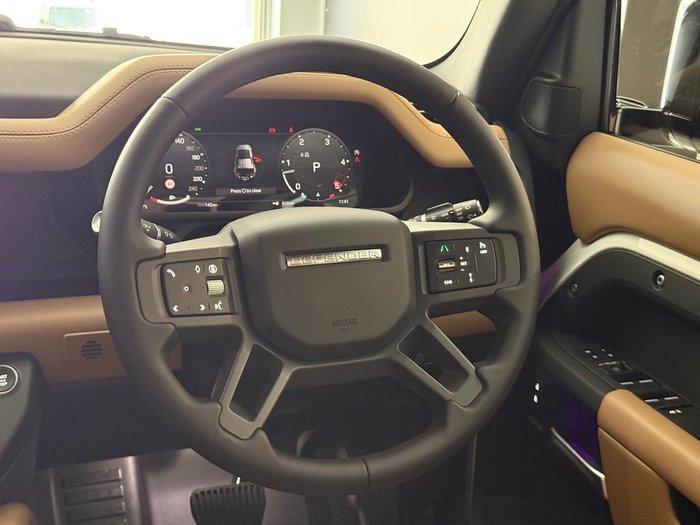 2025 Land Rover Defender 110 D350 X-Dynamic SE