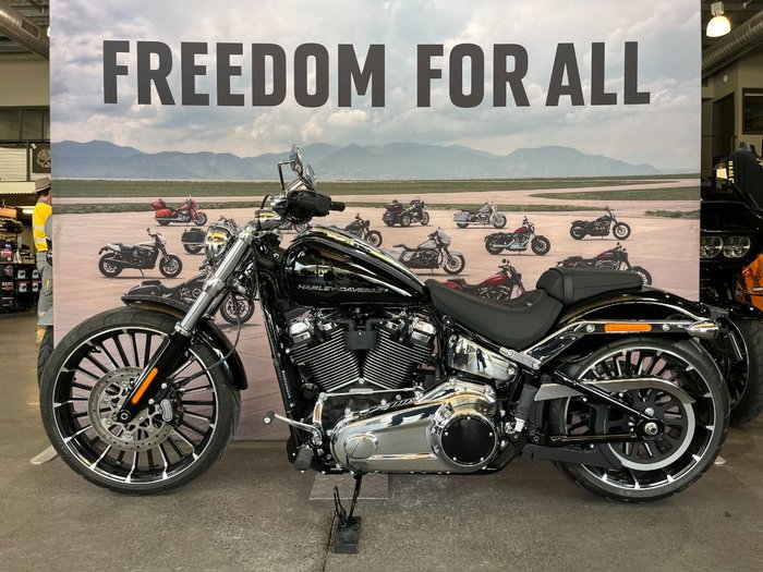 2025 Harley-davidson FXBR BREAKOUT (117) Vivid Black
