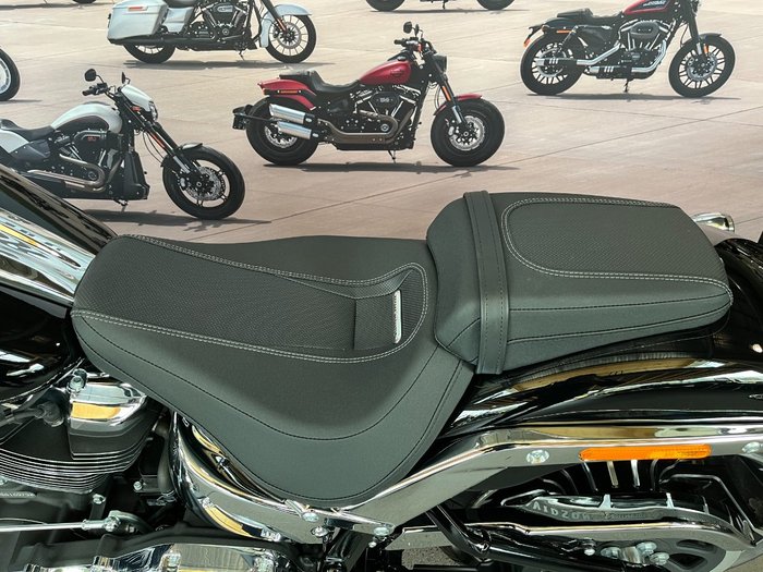 2025 Harley-davidson FXBR BREAKOUT (117) Vivid Black